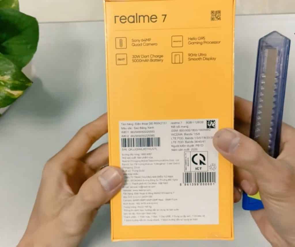 gsmarena 003 15 Live-hand image of Realme 7 is spotted with key specifications