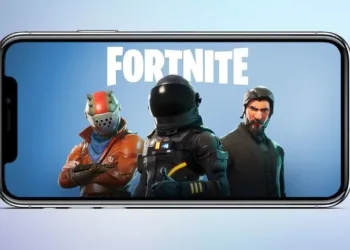 Is Fortnite still playable on iOS and Android?
