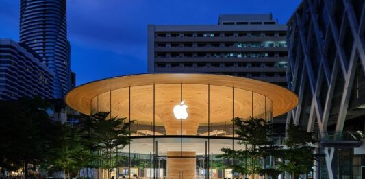 Apple Central World Thailand - 1_TechnoSports.co.in
