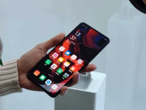 Vivo V20 first look Confirms 44MP Selfie Camera and 5G Support
