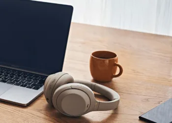 Sony WH-1000X M4 - 4_TechnoSports.co.in