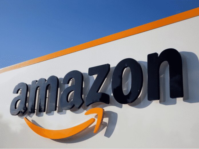 jpg Amazon invests big in More to compete with Reliance