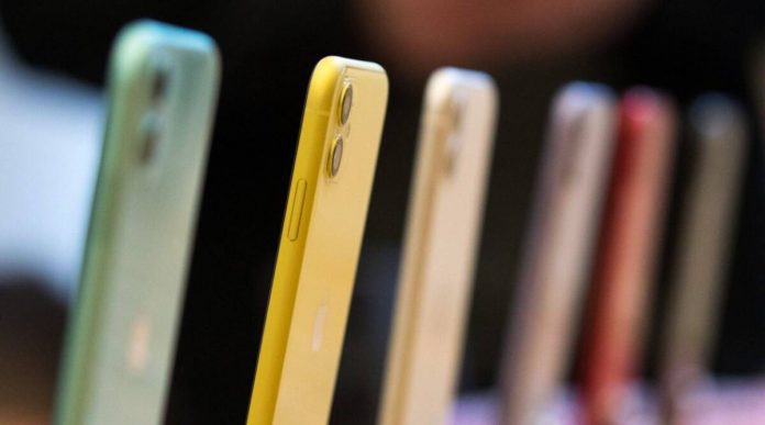 Apple to offer AirPods FREE with iPhone 11 in this Diwali_TechnoSports.co.in Apple to offer AirPods FREE with iPhone 11 in this Diwali_TechnoSports.co.in