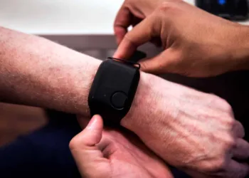 Bestseller Smartwatches you can get on Amazon Great Indian Festival sale_TechnoSports.co.in