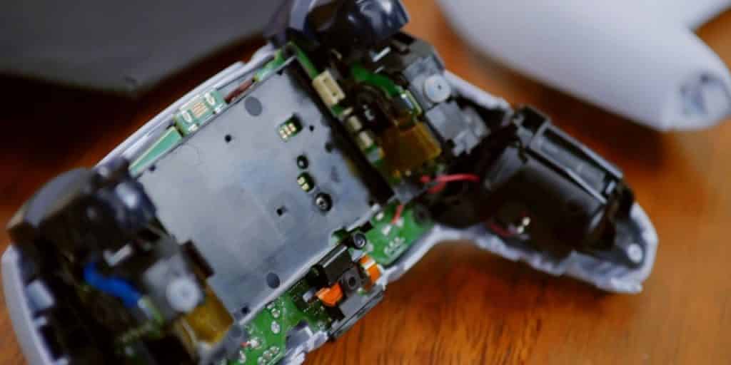 Sony PS5 DualSense controller teardown Sony DualSense controller spotted in a teardown video