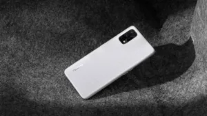 Realme Q2 teased by the company executive, to feature light gray leather back panel