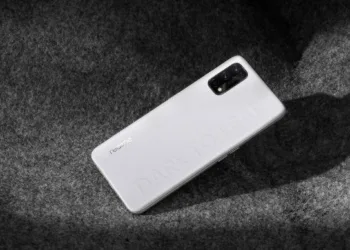 Realme Q2 teased by the company executive, to feature light gray leather back panel