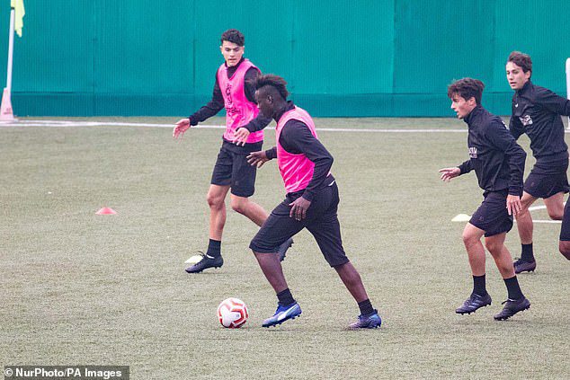 1604665107 962 Mario Balotelli trains with a semi pro team in Italys FOURTH Mario Balotelli: From a player with potential to a free agent at 30