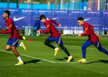 Koeman rests Messi and De Jong for the trip to Kiev