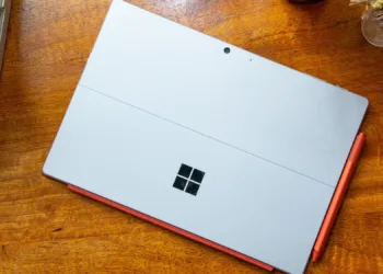 Surface Pro 8 is Spotted Again with Similar Design, but Improved Memory and GPU_TechnoSports.co.in