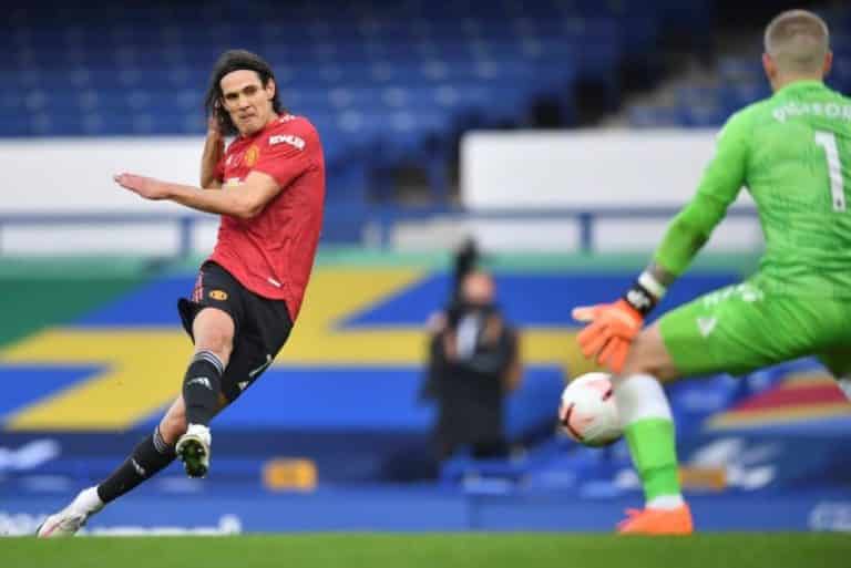 OFFICIAL: Manchester United and Cavani agree on a contract extension till 2022