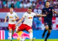 Marcel Sabitzer ( 7 RB Leipzig), Lucas Hernandez ( 21 FC Bayern Muenchen) waehrend der Saison 2019-2020 in der 1. Fussball Bundesliga (Herren) zwischen RB Leipzig und FC Bayern M¸nchen in der Red Bull Arena am 14. September 2019 in Leipzig, Sachsen (Saxony), Deutschland (Germany) (DFL REGULATIONS PROHIBIT ANY USE OF PHOTOGRAPHS AS IMAGE SEQUENCES AND/OR QUASI-VIDEO) RB Leipzig - FC Bayern M¸nchen Leipzig *** Marcel Sabitzer 7 RB Leipzig , Lucas Hernandez 21 FC Bayern Muenchen during the season 2019 2020 in the 1 Soccer Bundesliga Men between RB Leipzig and FC Bayern Munich in the Red Bull Arena on 14 September 2019 in Leipzig, Saxony Saxony , Germany Germany DFL REGULATIONS PROHIBIT ANY USE OF PHOTOGRAPHS AS IMAGE SEQUENCES AND OR QUASI VIDEO RB Leipzig FC Bayern M¸nchen Leipzig Copyright: xHartmutxBoesenerx/xEibner-Pressefotox EP_hbr