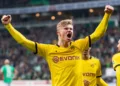 BREMEN, GERMANY - FEBRUARY 22: (BILD ZEITUNG OUT) Erling Haaland of Borussia Dortmund celebrates after scoring his team's second goal during the Bundesliga match between SV Werder Bremen and Borussia Dortmund at Wohninvest Weserstadion on February 22, 2020 in Bremen, Germany. (Photo by Max Maiwald/DeFodi Images via Getty Images)