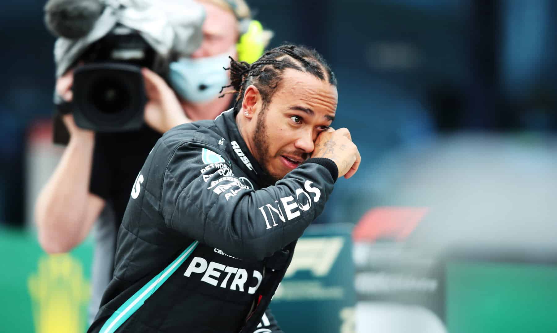 Lewis Hamilton equals Schumacher’s record 7 F1 world championships