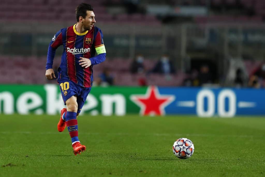 messi Barcelona agree £172 million wage cut with players