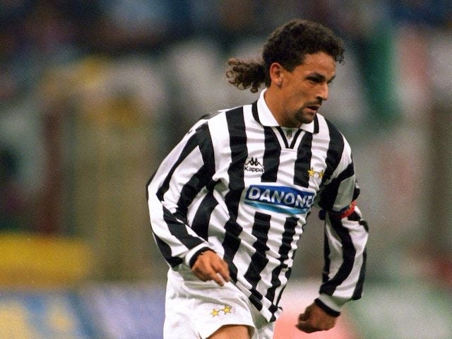 roberto baggio Top 10 best players to wear the number 10 shirt