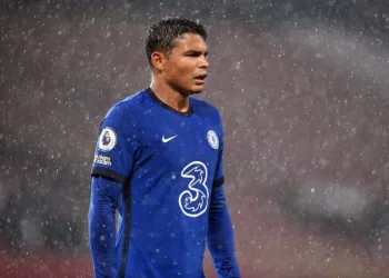 Thiago Silva in no rush to commit to Chelsea future