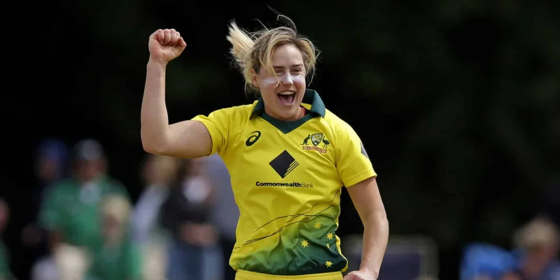CANTERBURY, ENGLAND - JULY 07: Ellyse Perry of Australia celebrates taking the wicket of Heather Knight of England during the England v Australia 3rd Royal London Women's ODI at The Spitfire Ground on July 7, 2019 in Canterbury, England. (Photo by Henry Browne/Getty Images)