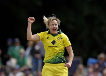 CANTERBURY, ENGLAND - JULY 07:  Ellyse Perry of Australia celebrates taking the wicket of Heather Knight of England during the England v Australia 3rd Royal London Women's ODI at The Spitfire Ground on July 7, 2019 in Canterbury, England. (Photo by Henry Browne/Getty Images)