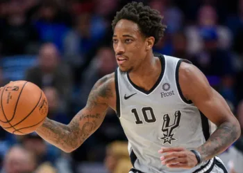 DeMar DeRozan is the shooting guard for San Antonio Spurs.