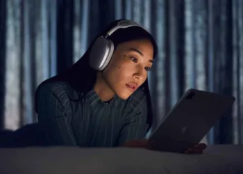 Apple AirPods Max - 1_TechnoSports.co.in