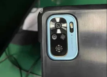 Redmi K40 live images reveal design details with a punch hole