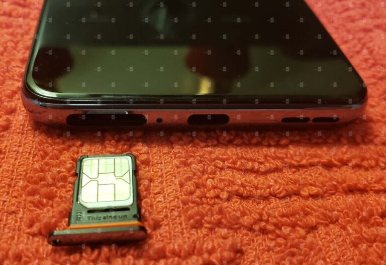 OnePlus 9 hands on 8 768x528 1 Exclusive On-hand image of OnePlus 9 spotted- reveals design and key specifications