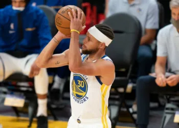 Warriors leader Stephen Curry finally played NBA basketball after a long time.