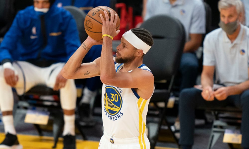 Warriors leader Stephen Curry finally played NBA basketball after a long time.