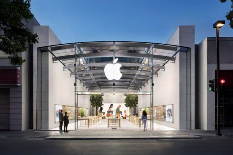 COVID-19 forces Apple to shut its stores again