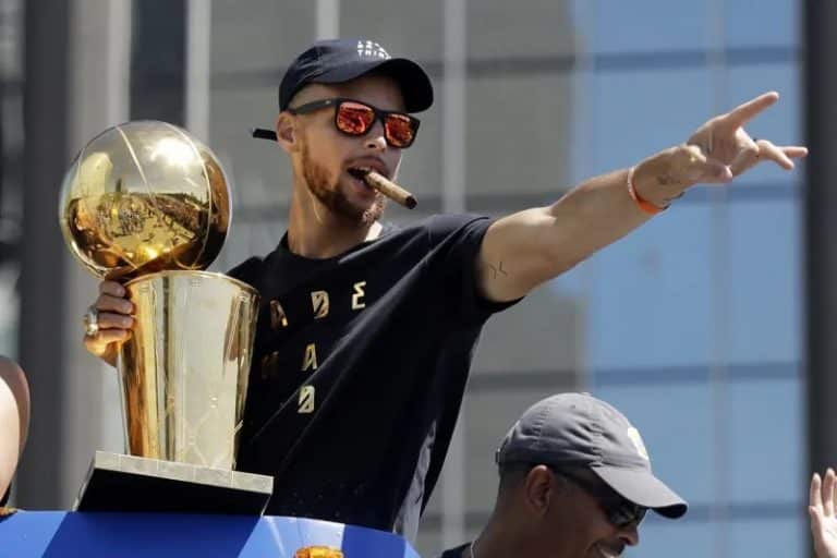 Stephen Curry in talks for an extension, wants to retire as a Warrior