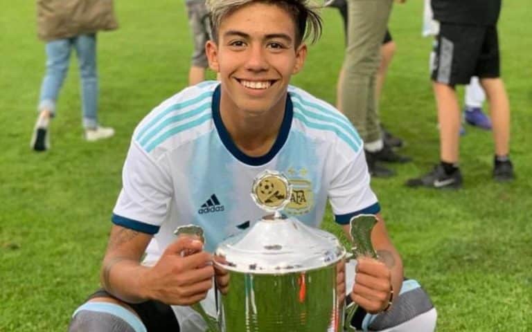 Manchester City looking to spend €19 million on Argentine teenager