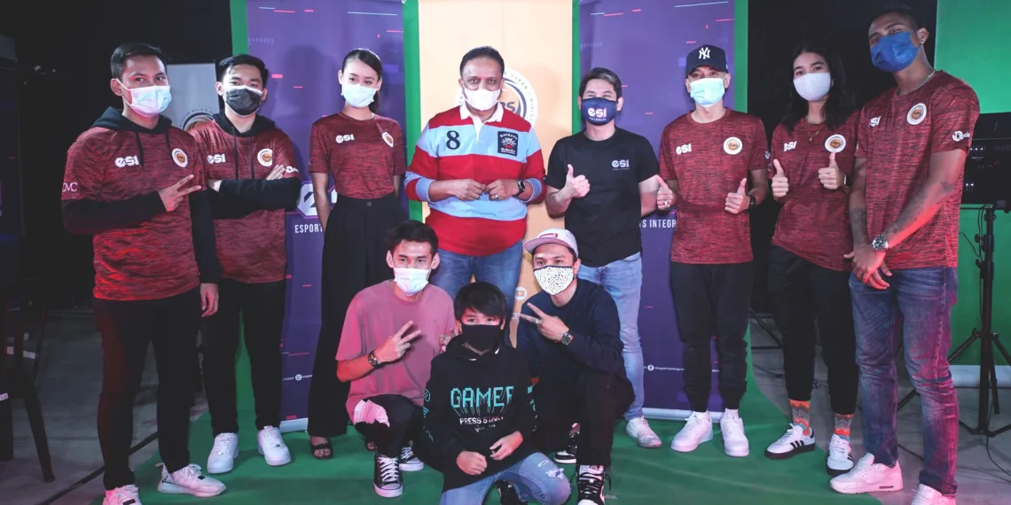 8 Celebrities, Athletes, Streamers, and FIFA Pro-Players battle in the Esports Integrated Challenge Kaki Bola Edition