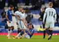 LIVERPOOL, ENGLAND - DECEMBER 12: Richarlison of Everton is assisted by Mateo Kovacic of Chelsea during the Premier League match between Everton and Chelsea at Goodison Park on December 12, 2020 in Liverpool, England. A limited number of spectators (2000) are welcomed back to stadiums to watch elite football across England. This was following easing of restrictions on spectators in tiers one and two areas only. (Photo by Jon Super - Pool/Getty Images)