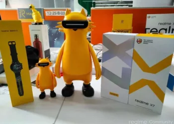Realmeow teased Realme X7 and Watch S India retail boxes