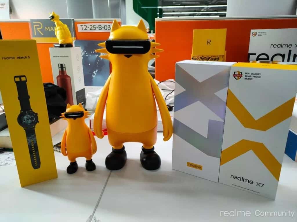 Realmeow teased Realme X7 and Watch S India retail boxes