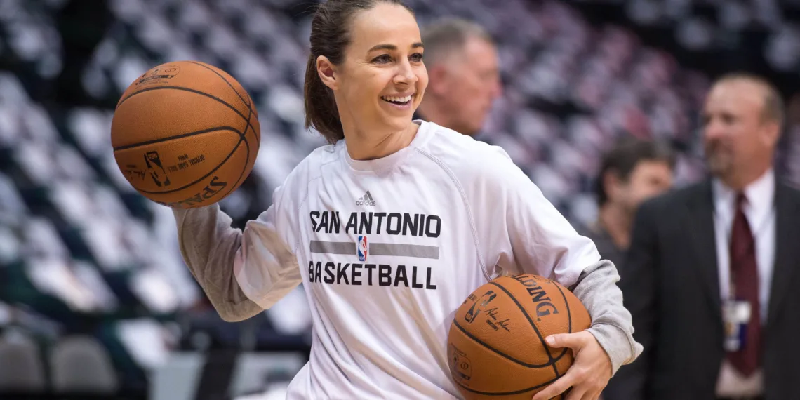 Hammon was the head coach for the Spurs against the Lakers.