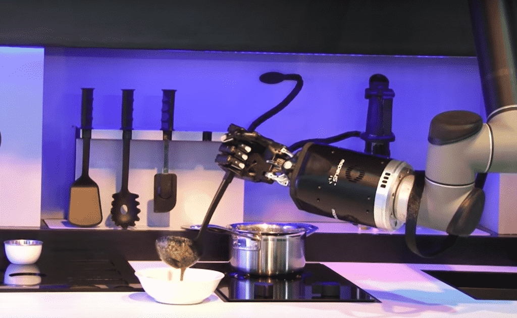 M 3 CES 2021: Introducing the world’s first Robotic Kitchen by Moley Robotics
