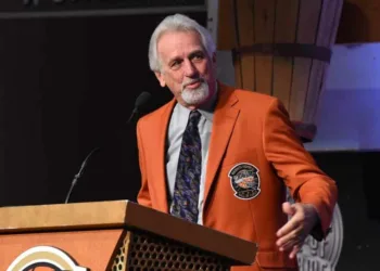 Paul Westphal was inducted in the Hall Of Fame in 2019.