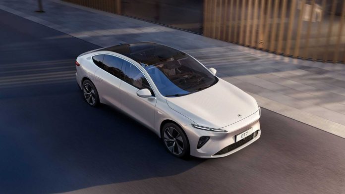 Nio unveils its sedan ET7 with a solid-state battery option