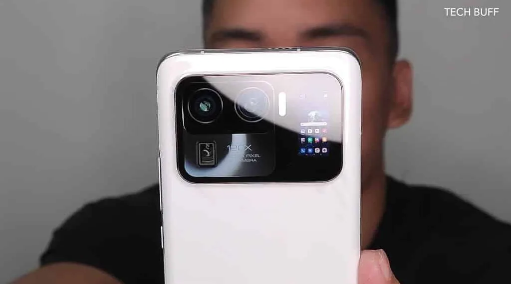Xiaomi Mi 11 Ultra's big leak shows a Secondary Display and 120X zoom camera