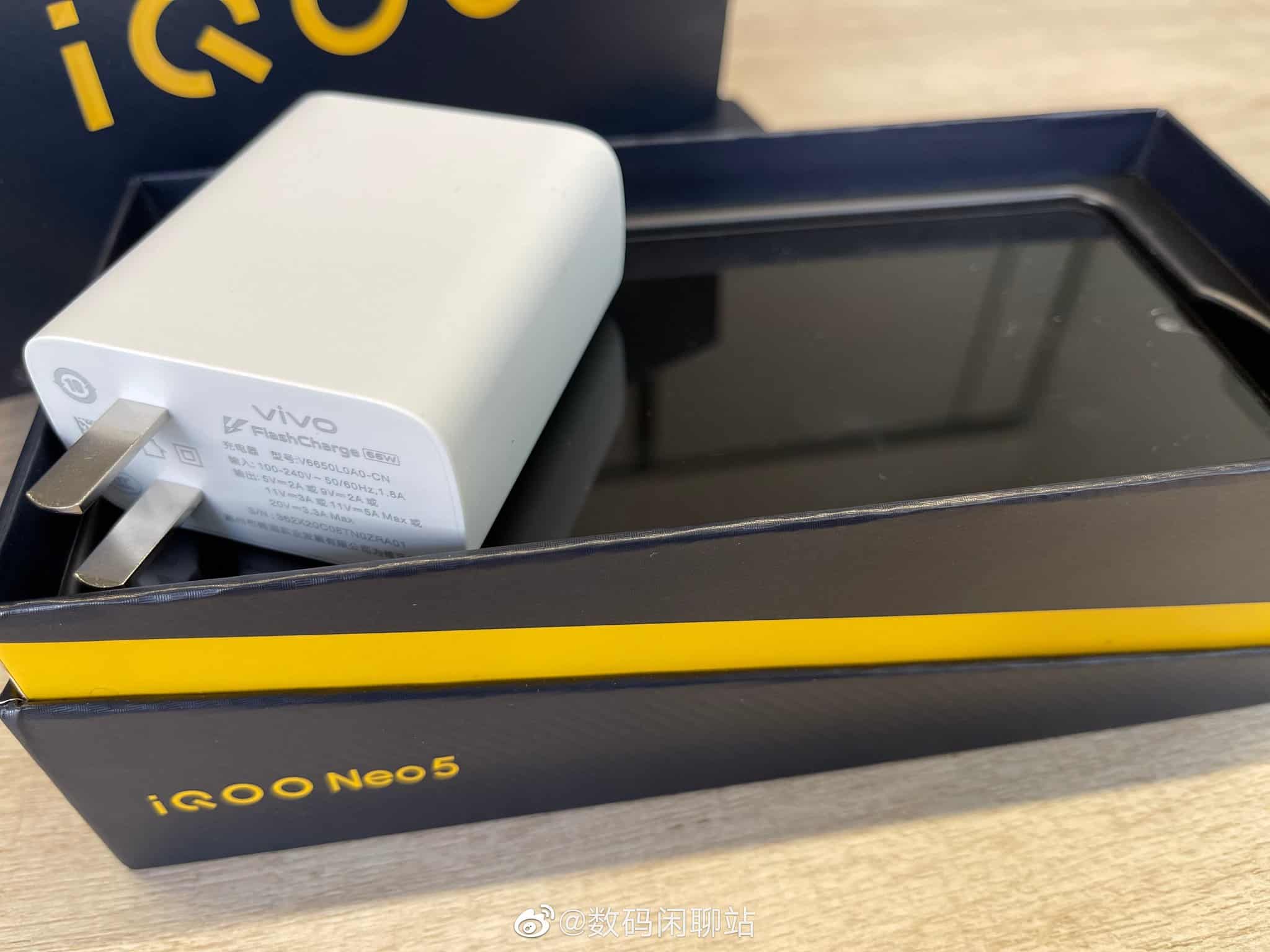 iQOO Neo5's 66W Flash Charger along with the retail box leaked