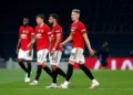 LONDON, ENGLAND - JUNE 19: Manchester United players walk off dejected at half time during the Premier League match between Tottenham Hotspur and Manchester United at Tottenham Hotspur Stadium on June 19, 2020 in London, England. (Photo by Matt Childs/ Pool via Getty Images)