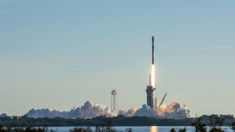 SpaceX targets DISH and Amazon at a meeting with the FCC