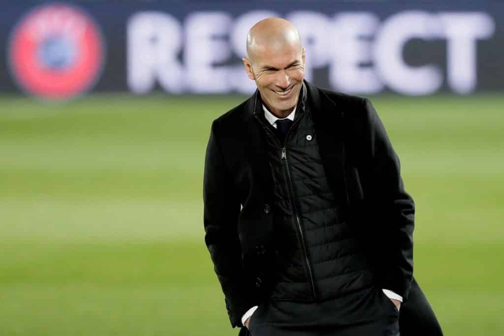 EwomLUAWUAUDNDzidaneL Zinedine Zidane denies rumours of informing the squad he'll be leaving at the end of the season