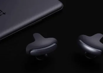 OnePlus launched its Warp Charge 50 Wireless Charger, Gaming Triggers, and Phone Cases with the OnePlus 9 series