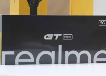 Realme GT Neo official image reveals a 3.5mm audio jack, 64MP Triple-camera, and more