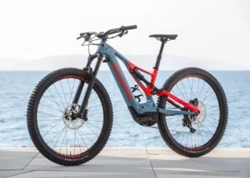 Tesla co-founder teams up with Specialized to find a solution to the problem of dead E-Bike batteries