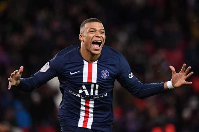 TOPSHOT-FBL-FRA-LIGUE1-PARIS-DIJON Mbappe wishes to win the Champions League with PSG