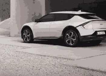 Kia finally reveals real images of its EV6